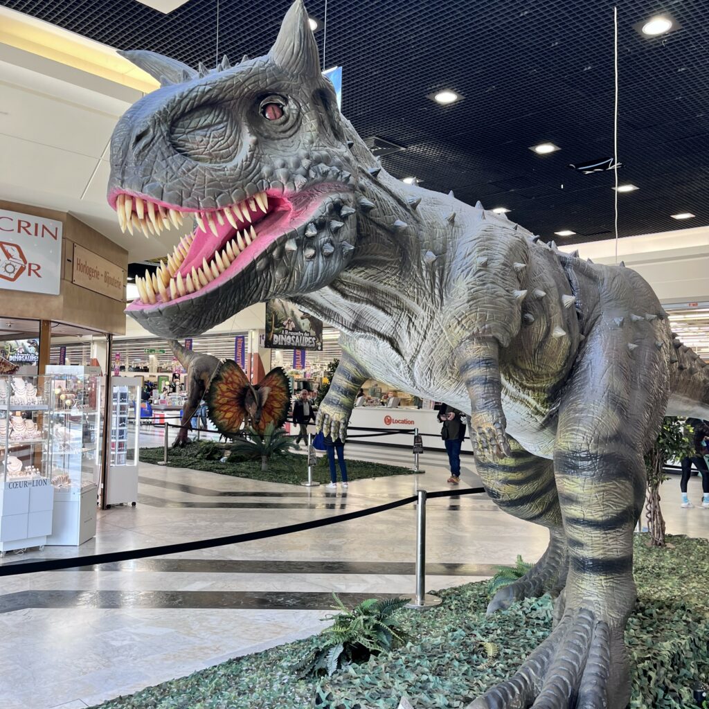 Exposition de dinosaures - Animation centre commercial Les Fontenelles Le Mans