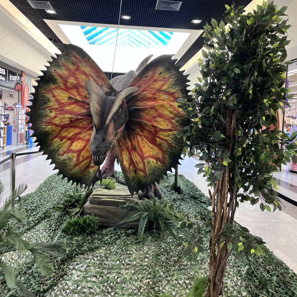 Exposition de dinosaures - Animation centre commercial Les Fontenelles Le Mans